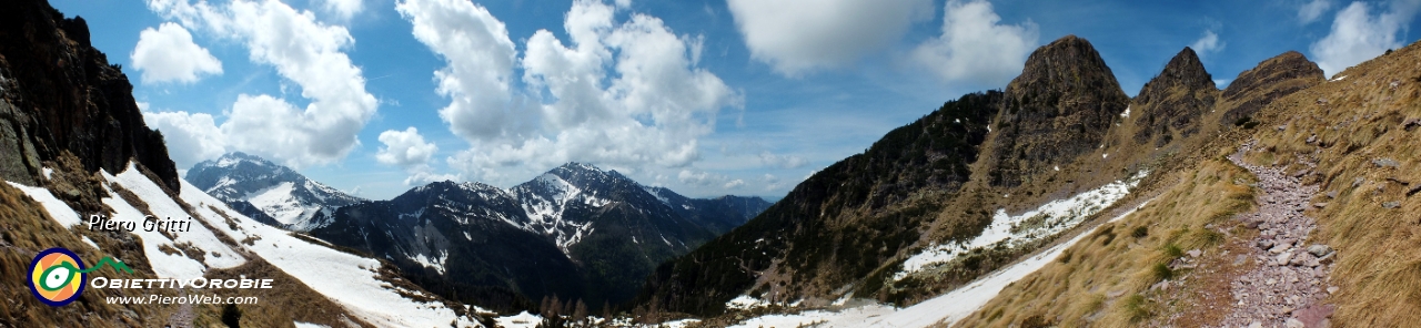 50 Dopo passaggi su neve il sentiero sale pulito.jpg